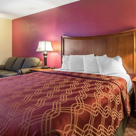 Econo Lodge Inn & Suites Joplin Buitenkant foto