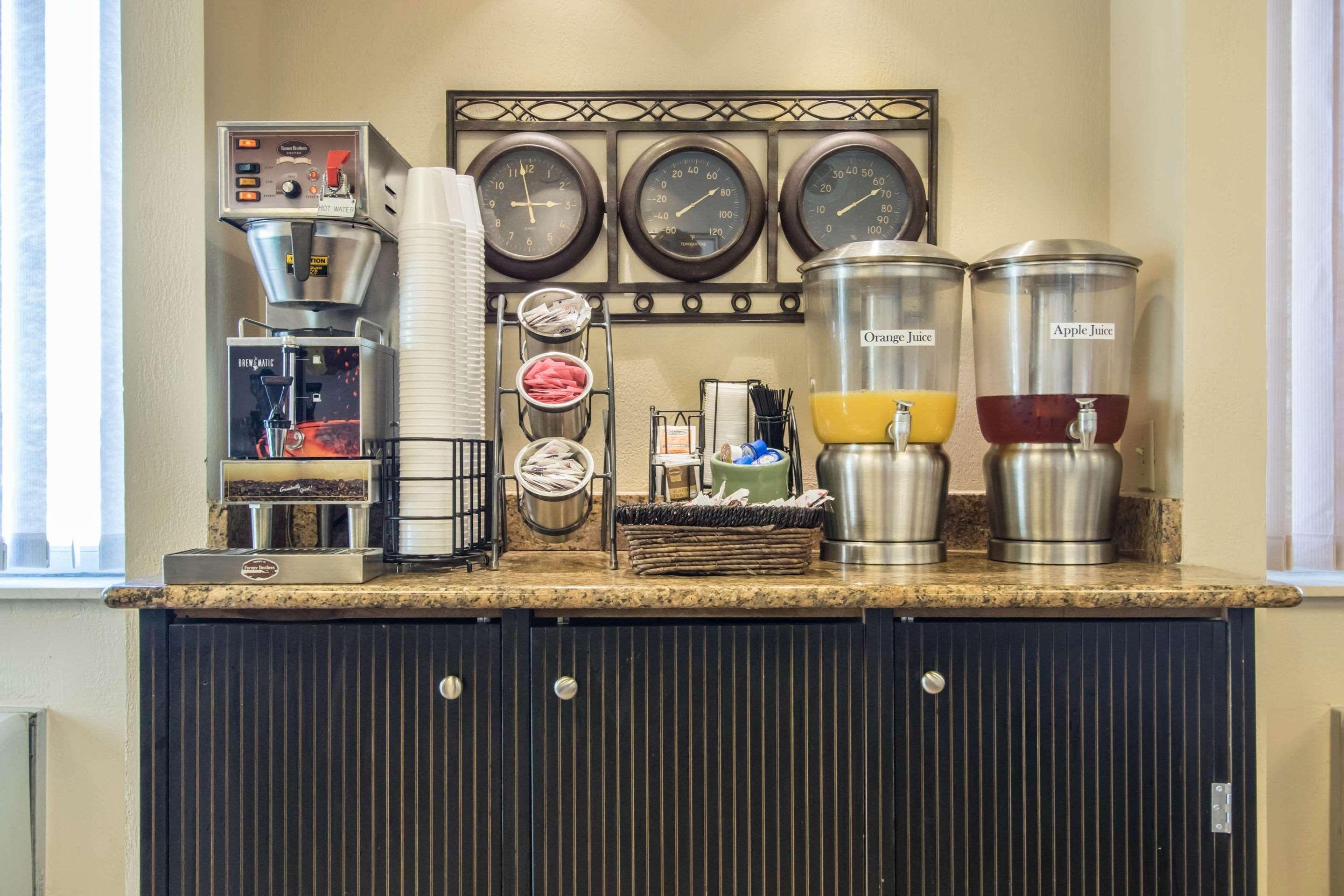Econo Lodge Inn & Suites Joplin Buitenkant foto