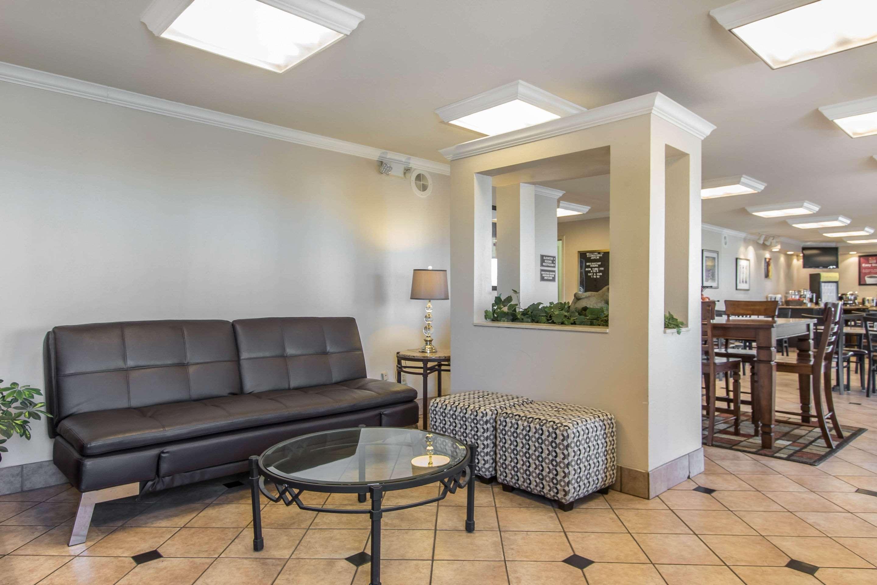Econo Lodge Inn & Suites Joplin Buitenkant foto