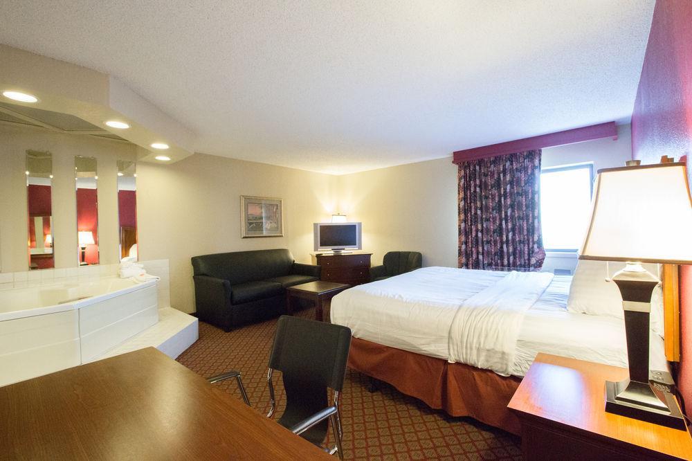 Econo Lodge Inn & Suites Joplin Buitenkant foto